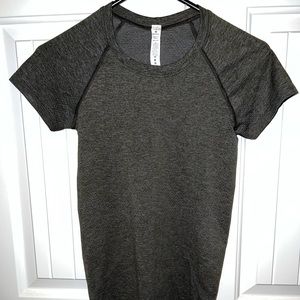 Lululemon short sleeve shirt